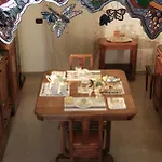Art Transparent Bed & Breakfast