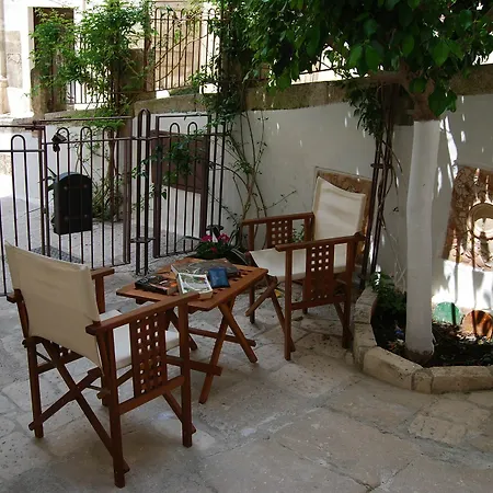 Bed & Breakfast Art Transparent 3*