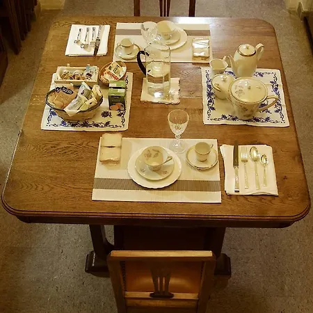 Bed & Breakfast Art Transparent