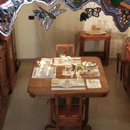 Art Transparent ベッド・アンド・ブレックファスト